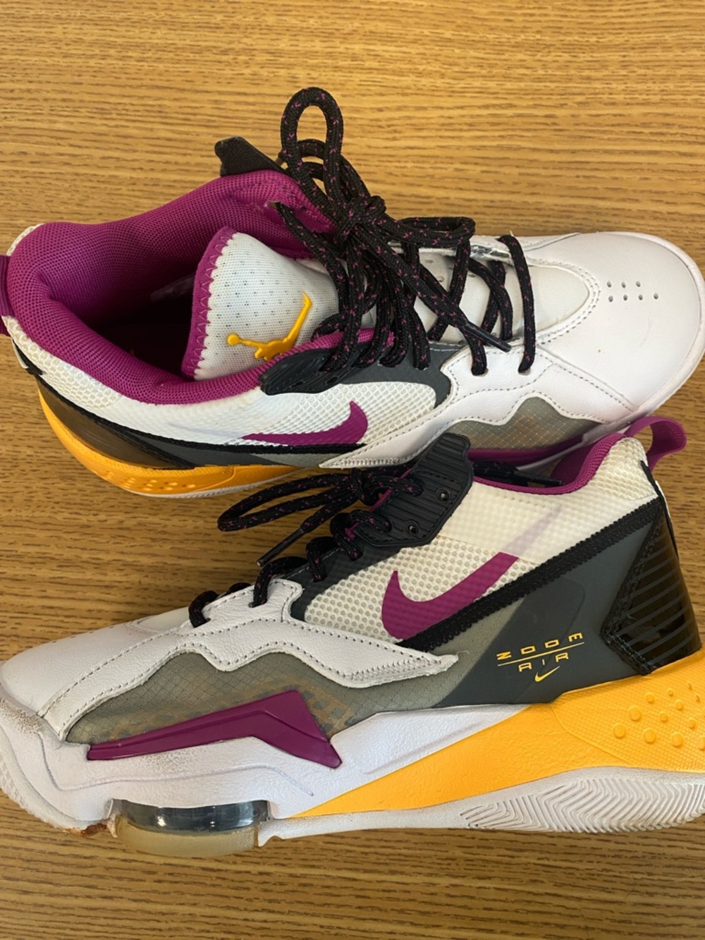 Nike White Purple Yellow Low-Top Zoom Air Sneakers